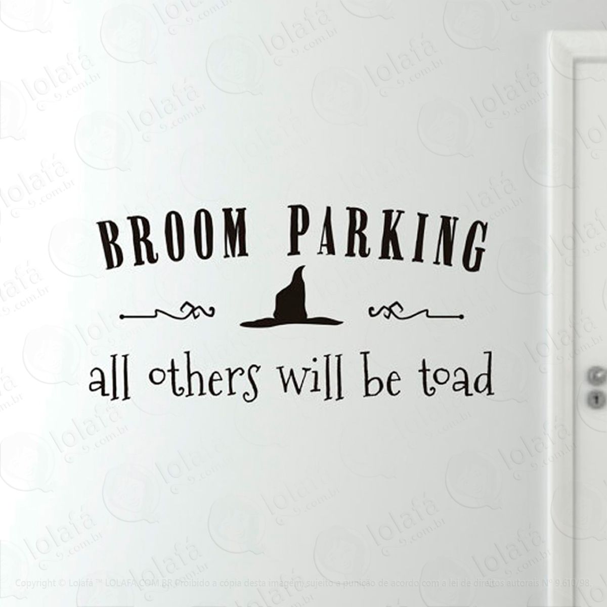 Frase Estacionamento de Vassouras Adesivo de Parede Decorativo para Casa, Sala, Quarto e Vidro Mod:113