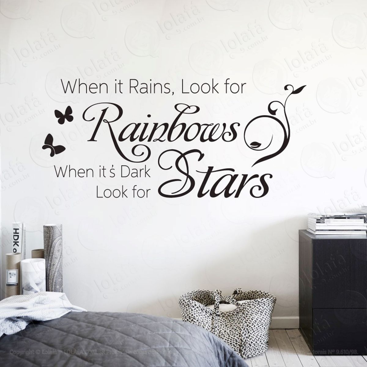 When It Rains, Look Adesivo de Parede Frase Personalizada para Sala, Quarto, Porta e Vidro Mod:88